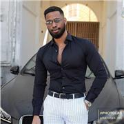 Je suis une enseignante passionnée et expérimentée, offrant des cours particuliers de littérature française pour tous les niveaux